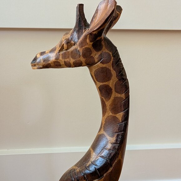 Vintage hand-carved Giraffe - Picture 3 of 10